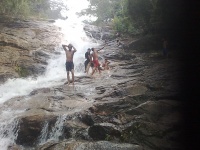 Mandi di hilir Air Terjun Gunung Ledang